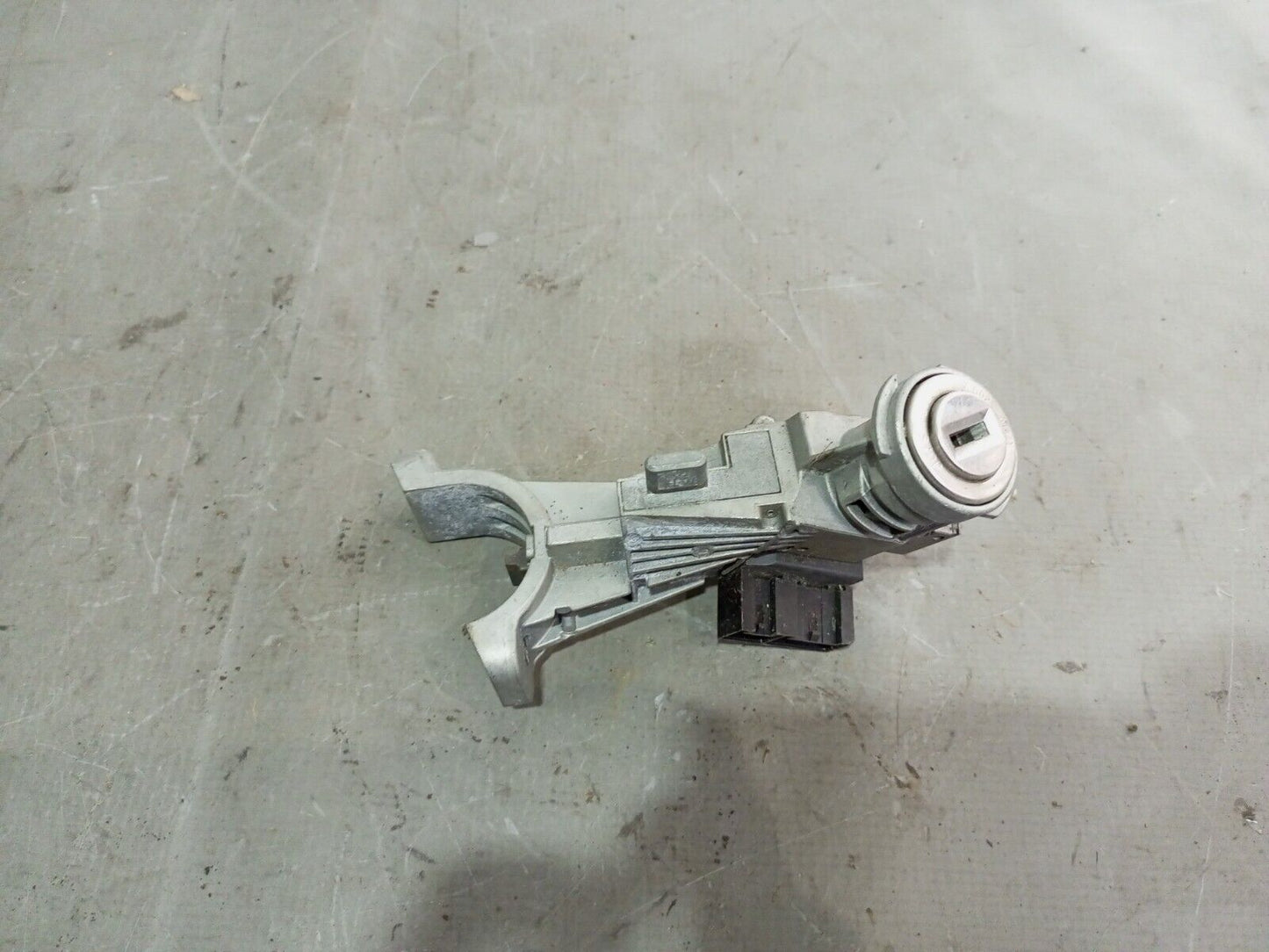 FIAT 500L IGNITION SWITCH LOCK BARREL P/N:61137402