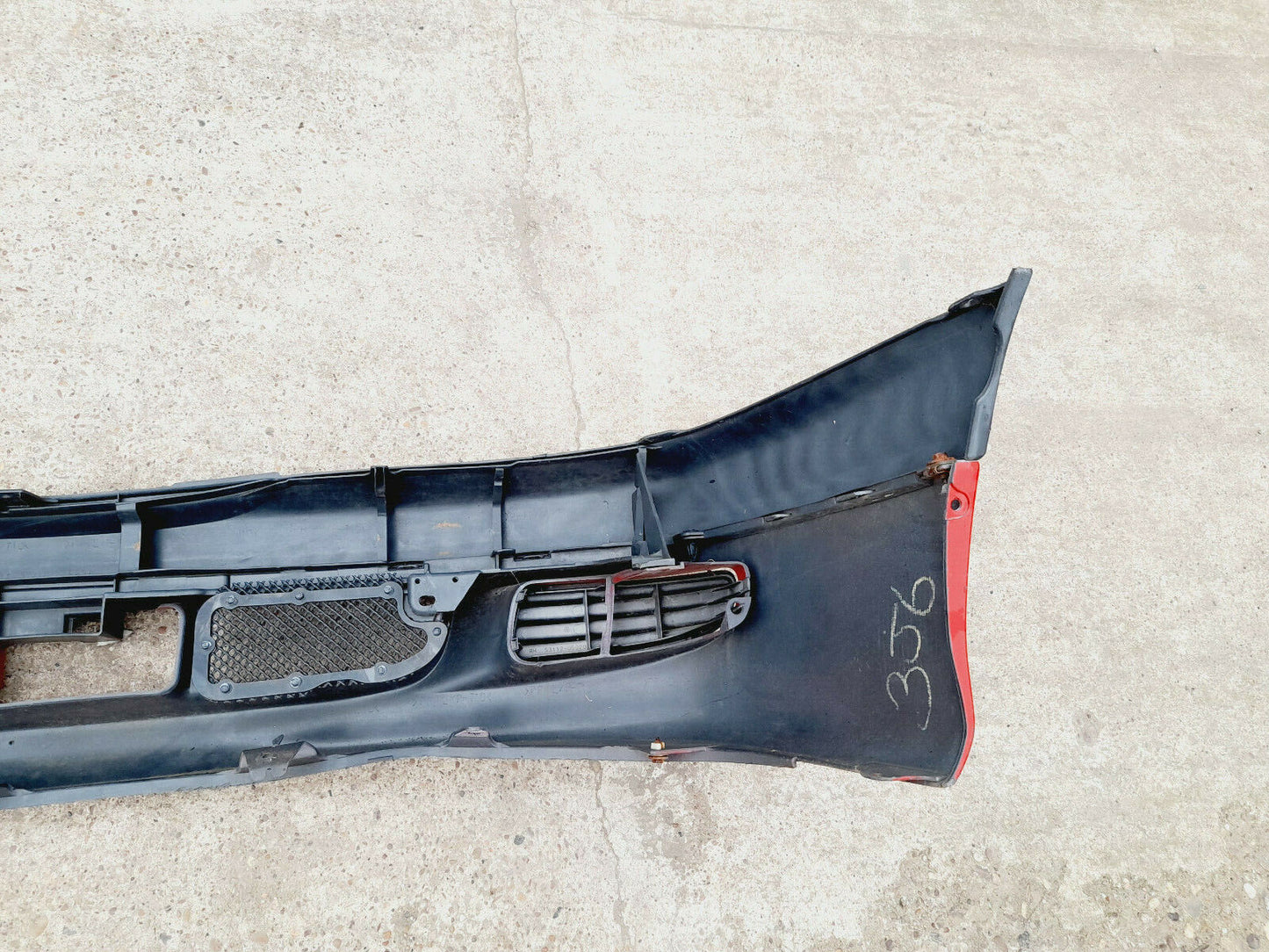 GENUINE TOYOTA AVENSIS 2000 FRONT BUMPER WITH GRILLE IN RED PN:5211905070