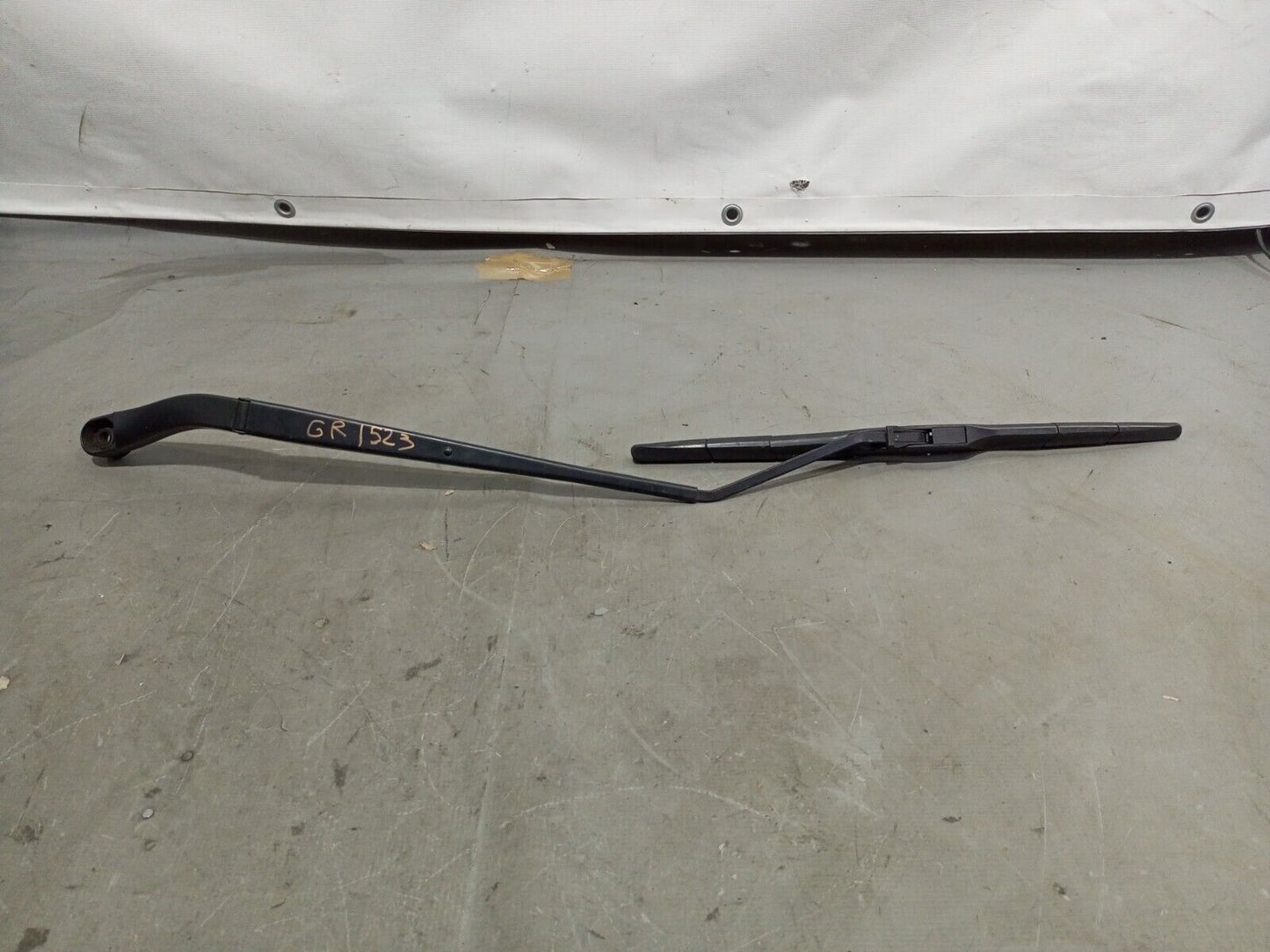 VAUXHALL INSIGNIA 2009-2013 FRONT WINDSCREEN LEFT WIPER ARM P/N:13227400