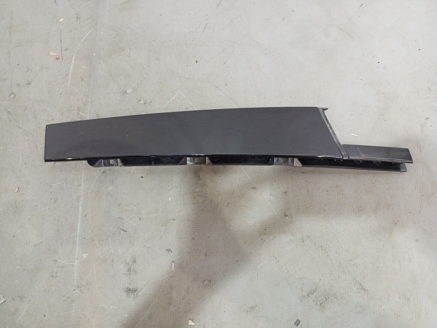 VOLKSWAGEN TIGUAN 2017-2020 FRONT LEFT DOOR PILLAR TRIM