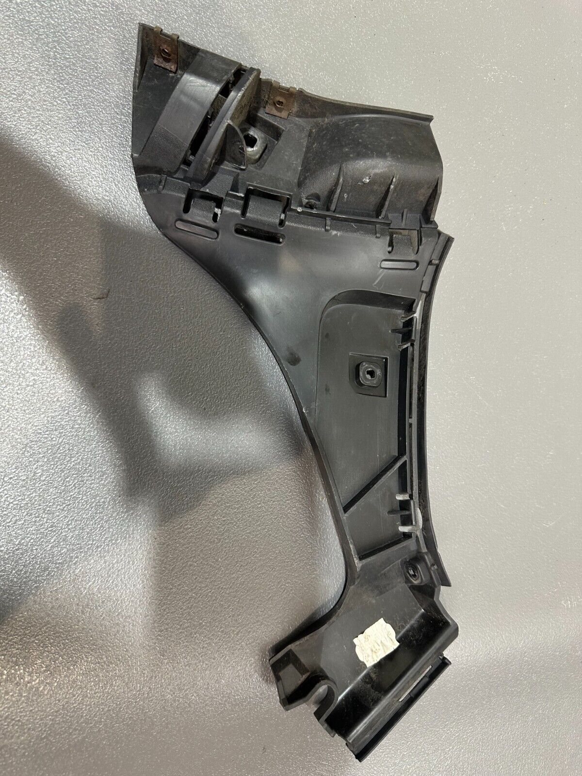 VOLVO C30 2009 PASSENGER/LEFT SIDE REAR NSR BUMPER BRACKET MOUNT; P/N: 31265954