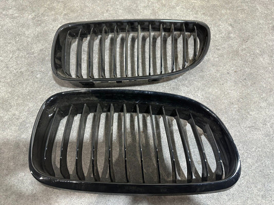 BMW 3 SERIES E90 FRONT LEFT & RIGHT KIDENY GRILLS