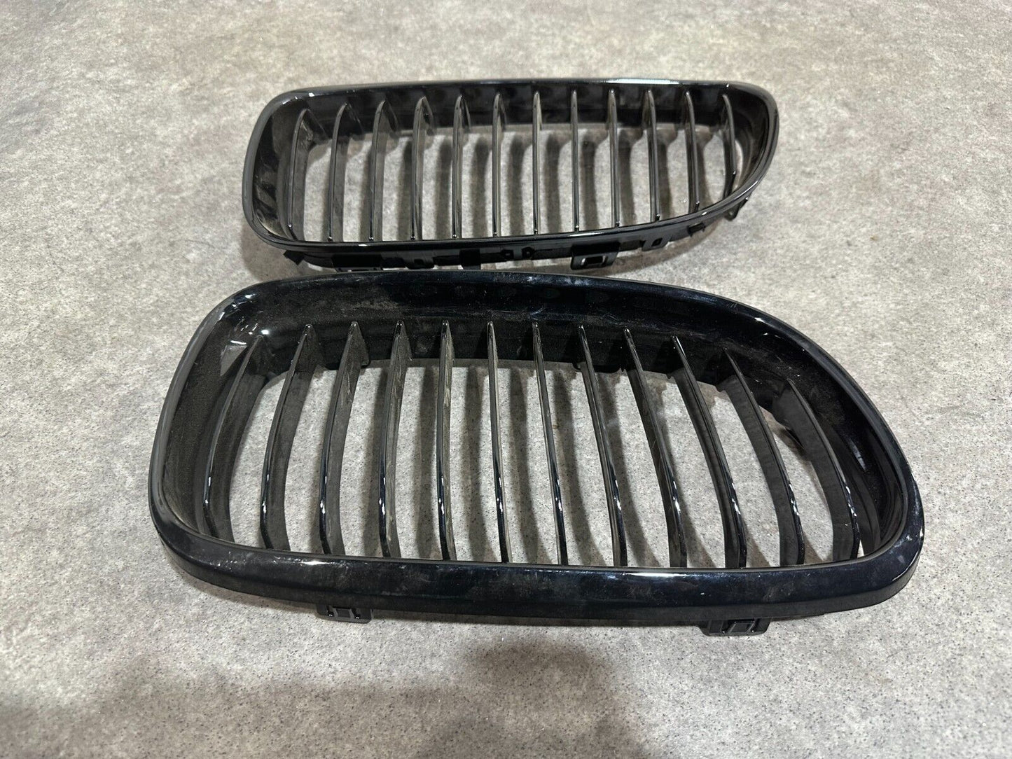 BMW 3 SERIES E90 FRONT LEFT & RIGHT KIDENY GRILLS