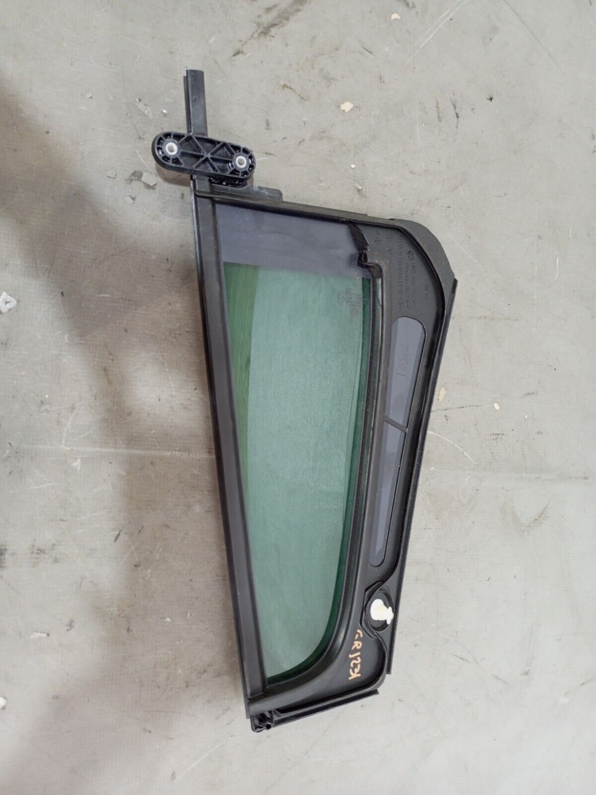 VOLKSWAGEN TIGUAN 2016-2020 REAR LEFT QUATER DOOR WINDOW GLASS P/N:5NA845213