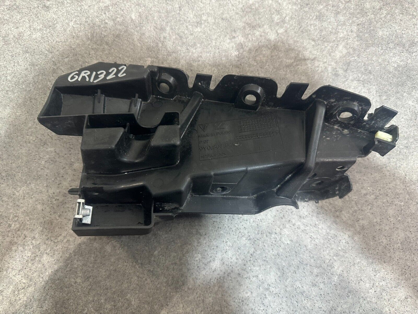 GENUINE PORSCHE CAYENNE 9Y0 GUIDE RAIL; P/N: 9Y0807049D