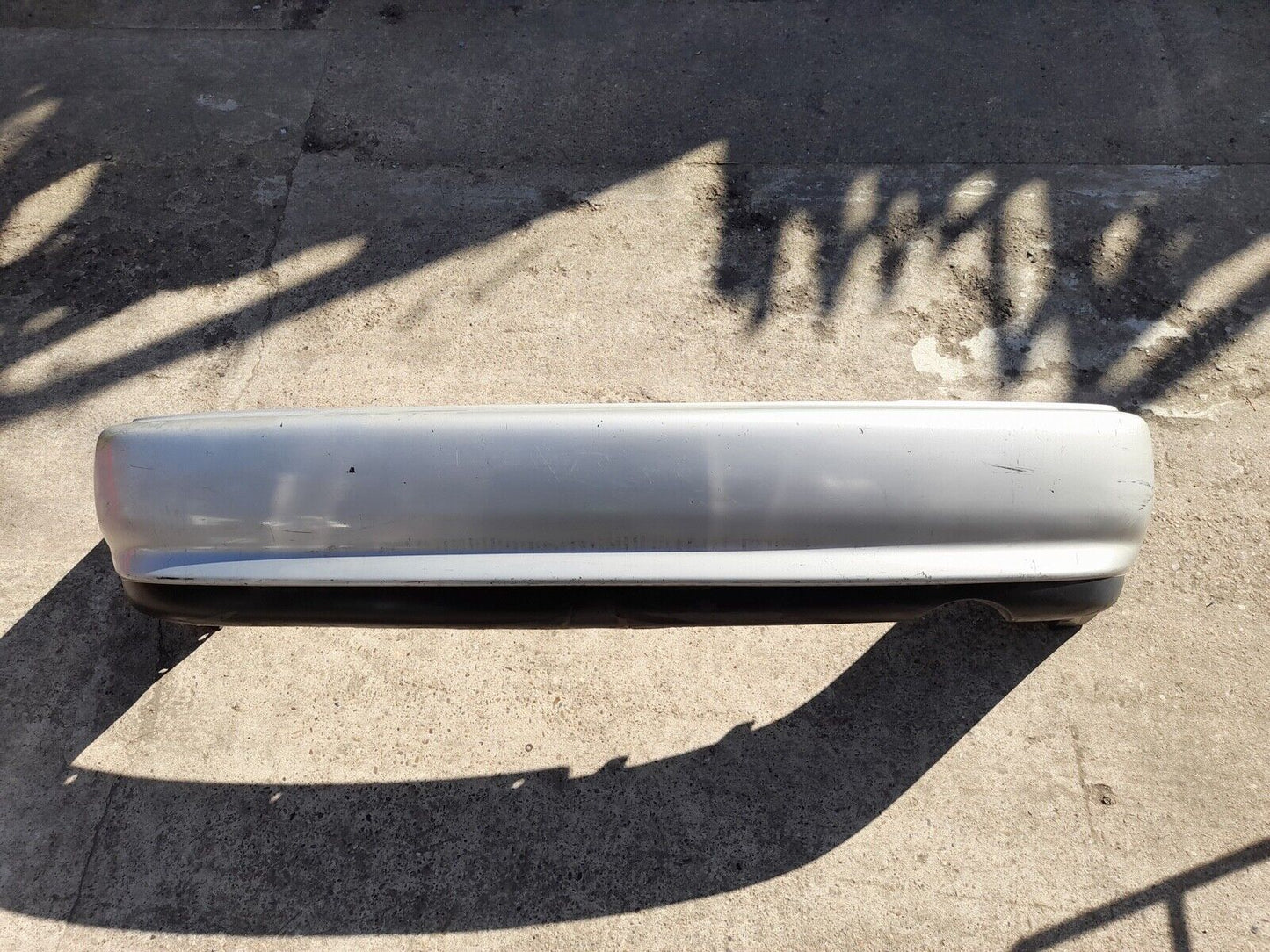 GENUINE TOYOTA COROLLA 1991-1995 REAR BUMPER P/N:521591A560