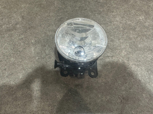 SUZUKI IGNIS FRONT RIGHT SIDE FOG LIGHT; P/N: 90054229