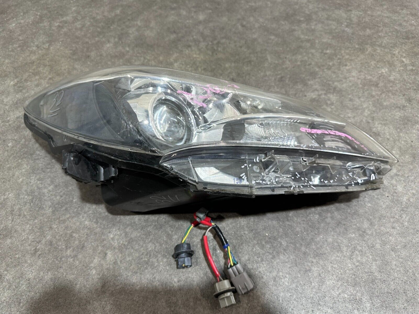 TOYOTA YARIS 2014-2017 RIGHT SIDE HEADLIGHT HEADLAMP; P/N: 81130-0DA40