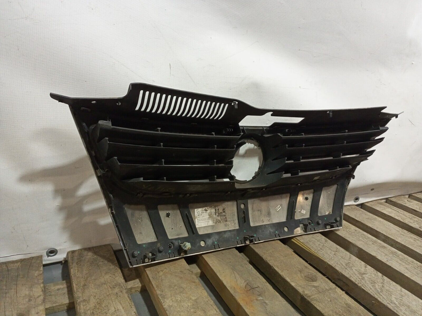 VOLKSWAGEN EOS FRONT BUMPER RADIATOR GRILL P/N:1Q0853761D