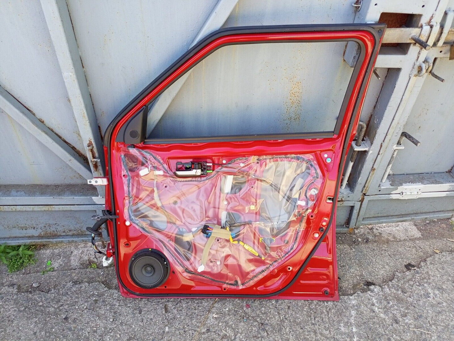 GENUINE SUZUKI IGNIS 2016 ONWARDS DRIVES RIGHT FRONT DOOR RED COMPLETE NO MIRROR