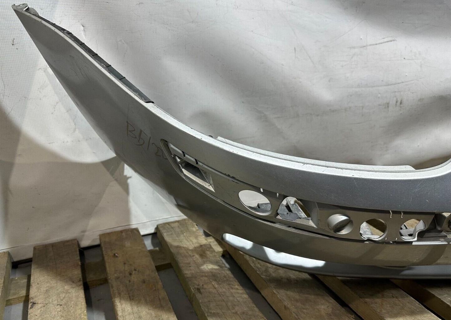 VOLKSWAGEN GOLF MK5 2004-2008 FRONT BUMPER; P/N: 1K0807221