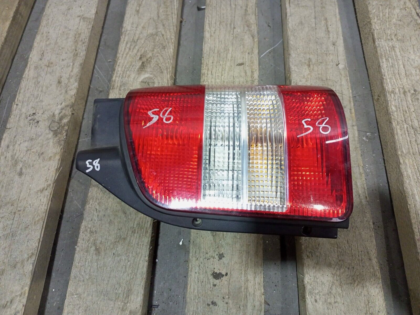 VAOLKSWAGEN TRANSPORTER T5 2004-2009 REAR RIGHT TAILLIGHT P/N:7H5945258A