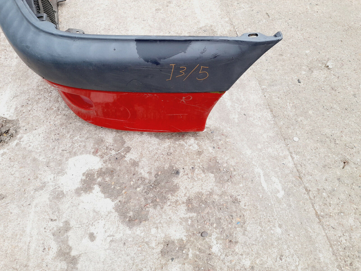 GENUINE TOYOTA AVENSIS 2000 FRONT BUMPER WITH GRILLE IN RED P/N:5211905070