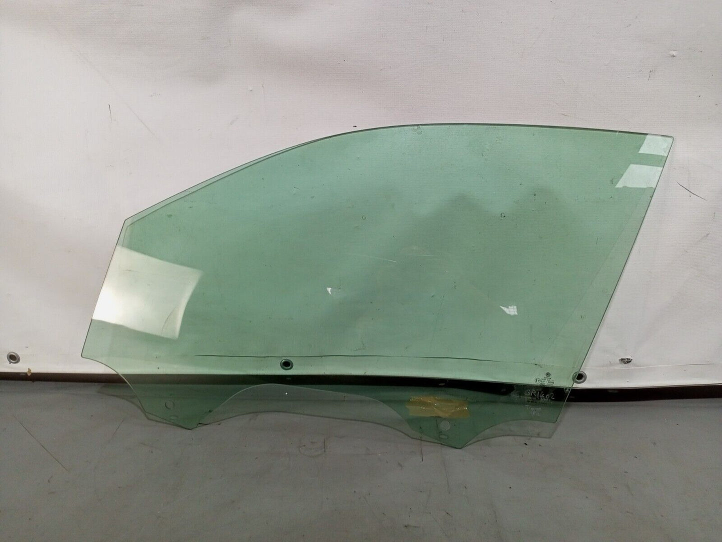 VOLKSWAGEN TIGUAN MK2 FRONT LEFT PASSENGER SIDE DOOR WINDOW GLASS P/N:5NA845201