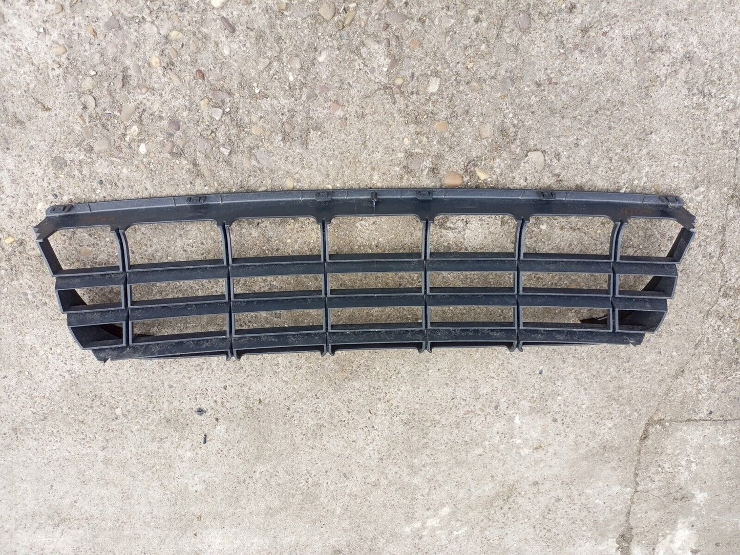 VOLKSWAGEN CRAFTER 2006-2011 FRONT BUMPER LOWER GRILL P/N:2E0807835A