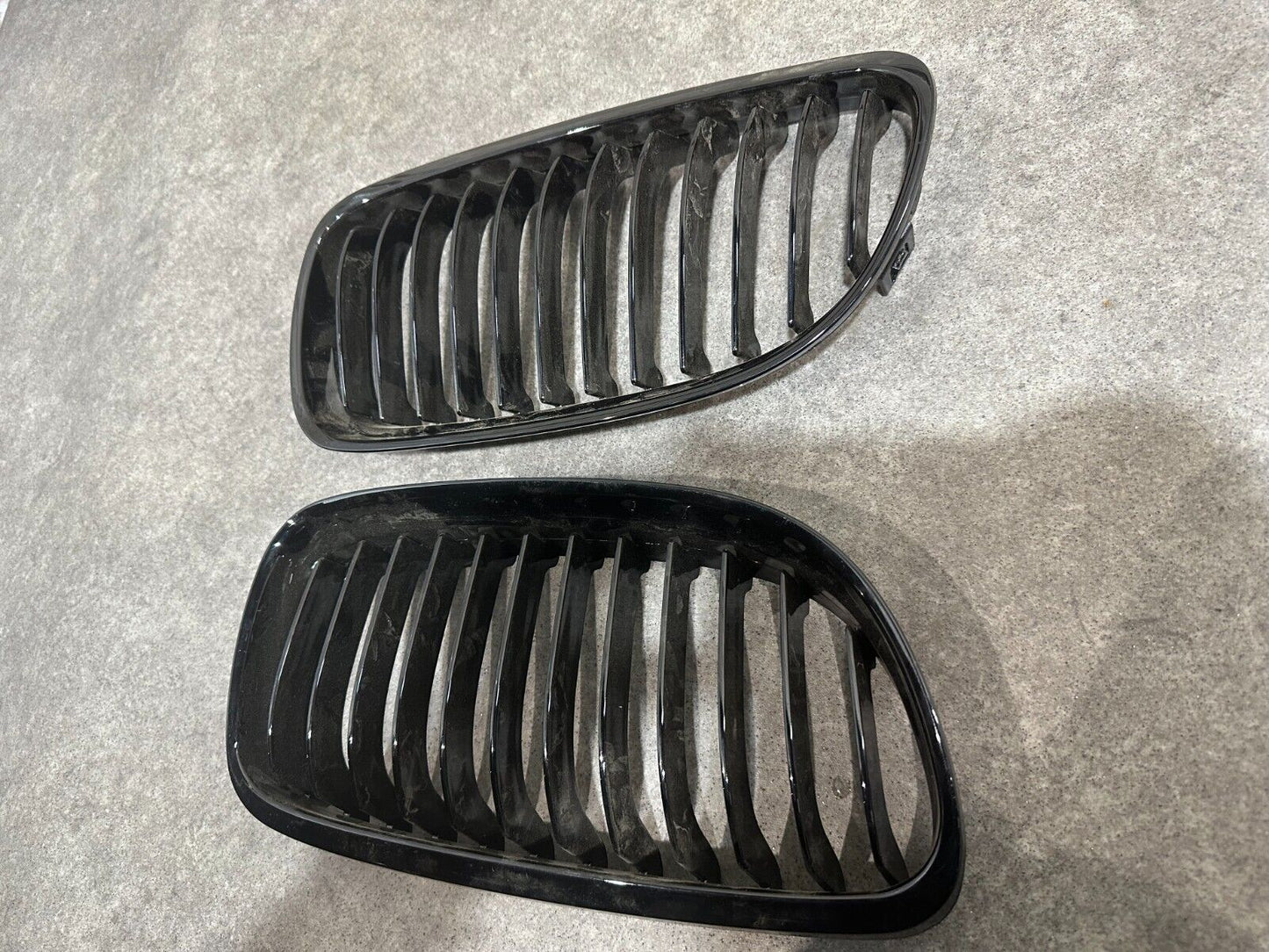 BMW 3 SERIES E90 FRONT LEFT & RIGHT KIDENY GRILLS