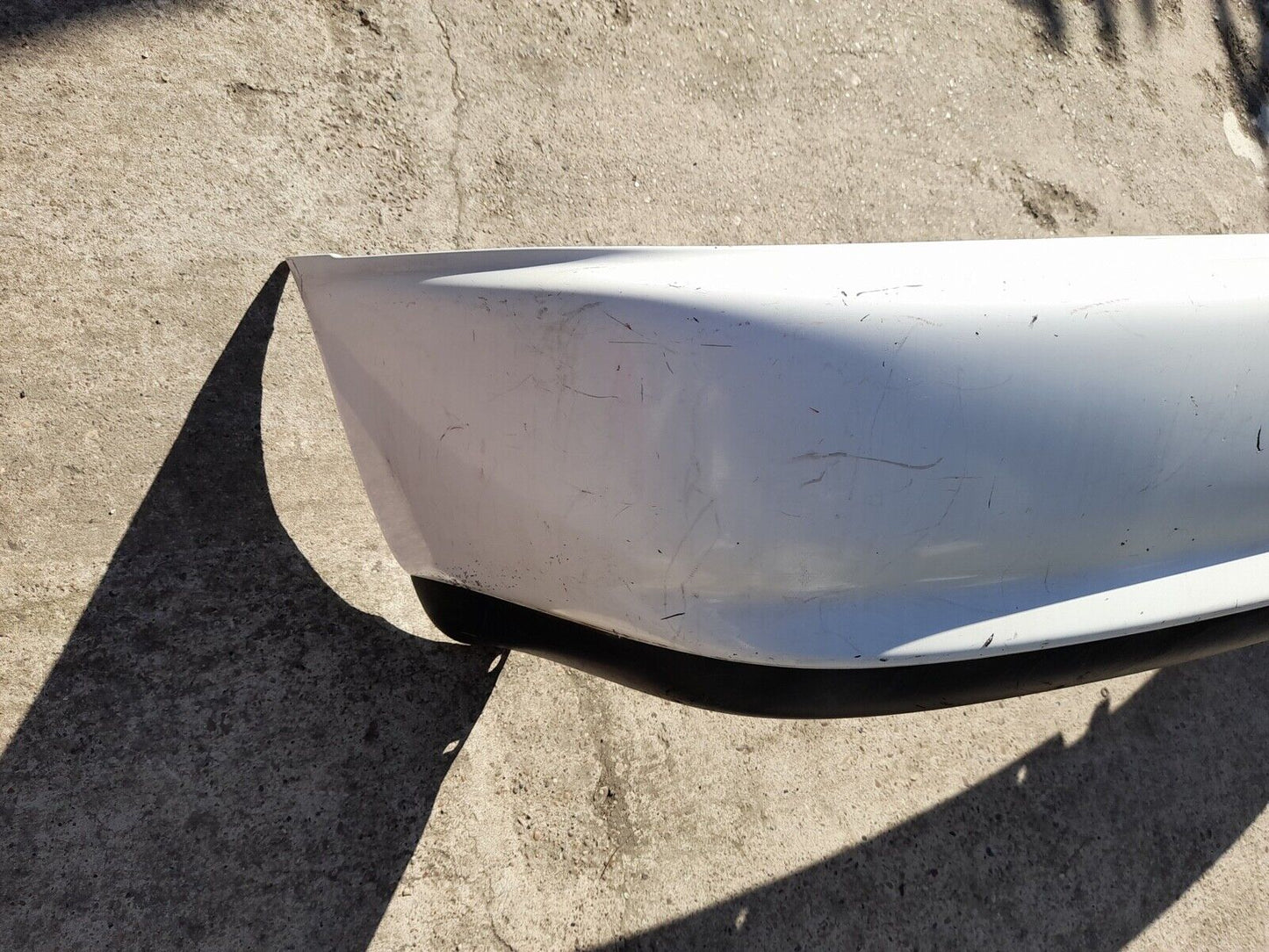 GENUINE TOYOTA COROLLA 1991-1995 REAR BUMPER P/N:521591A560