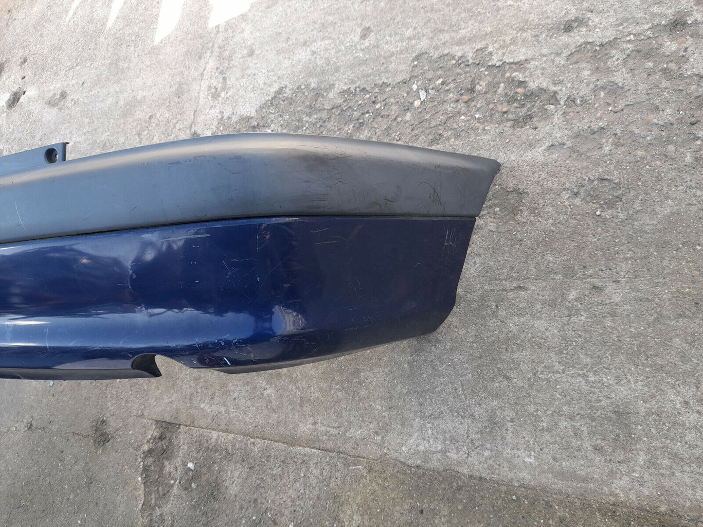 GENUINE TOYOTA AVENSIS AT220 1997-2002 REAR BUMPER PN:5216905010