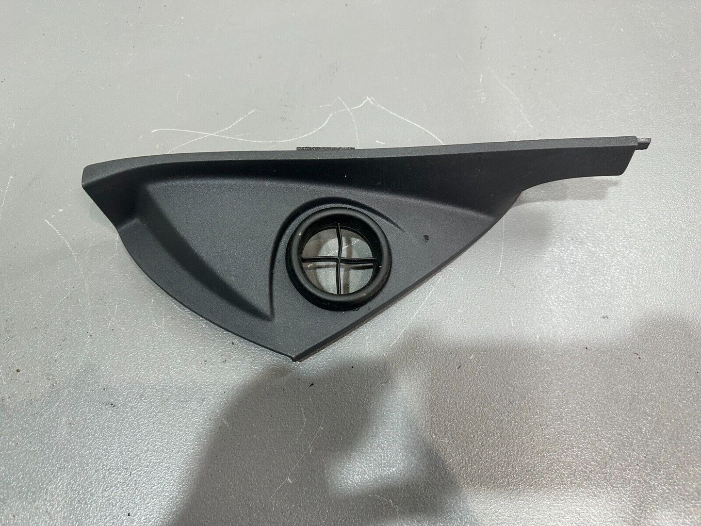 VOLVO C30 2006-2009 FRONT RIGHT DASHBOARD END TRIM; P/N: 30672383