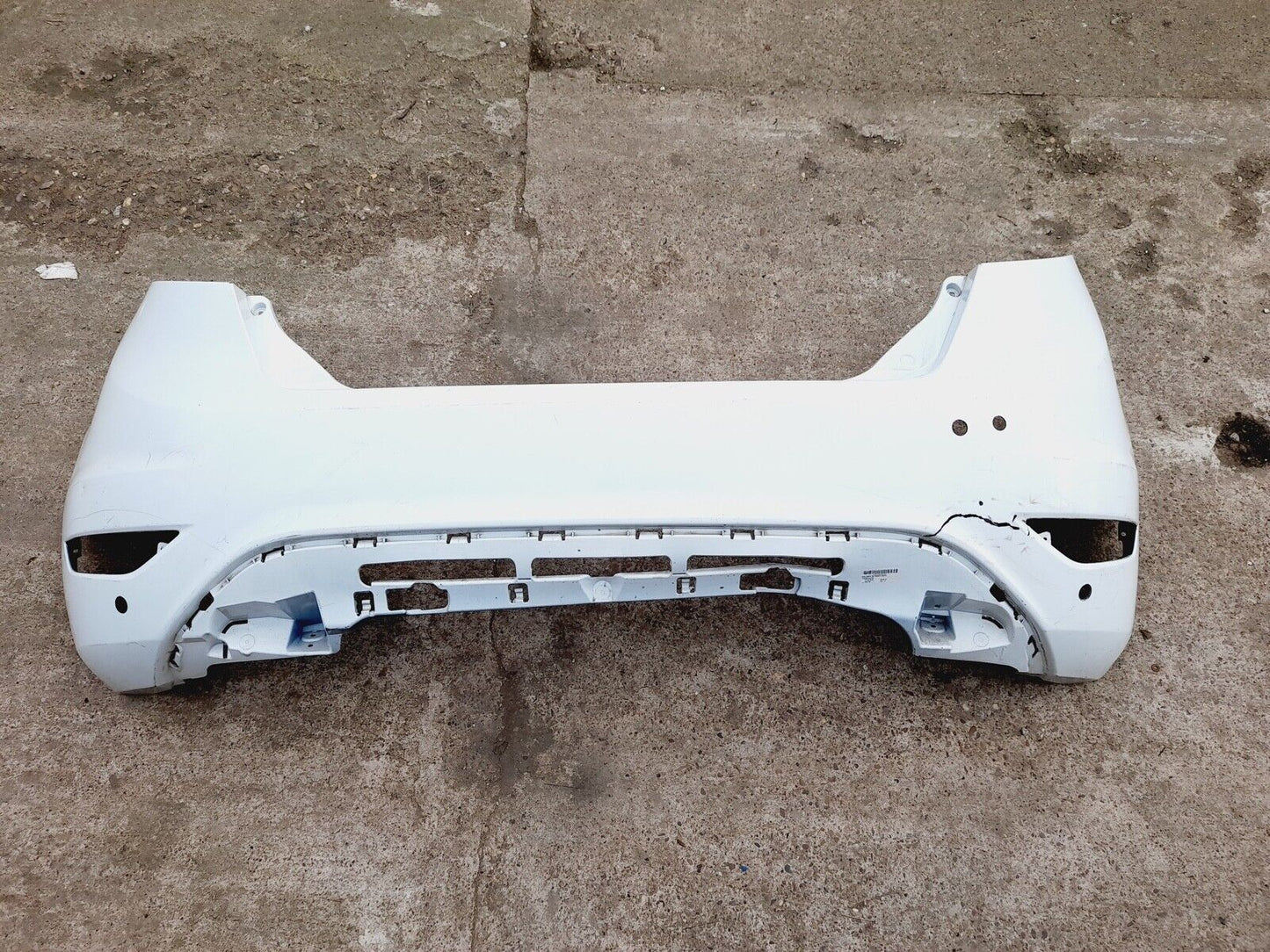 GENUINE FORD FIESTA 2008-2017 REAR BUMPER IN WHITE P/N:8A6117906