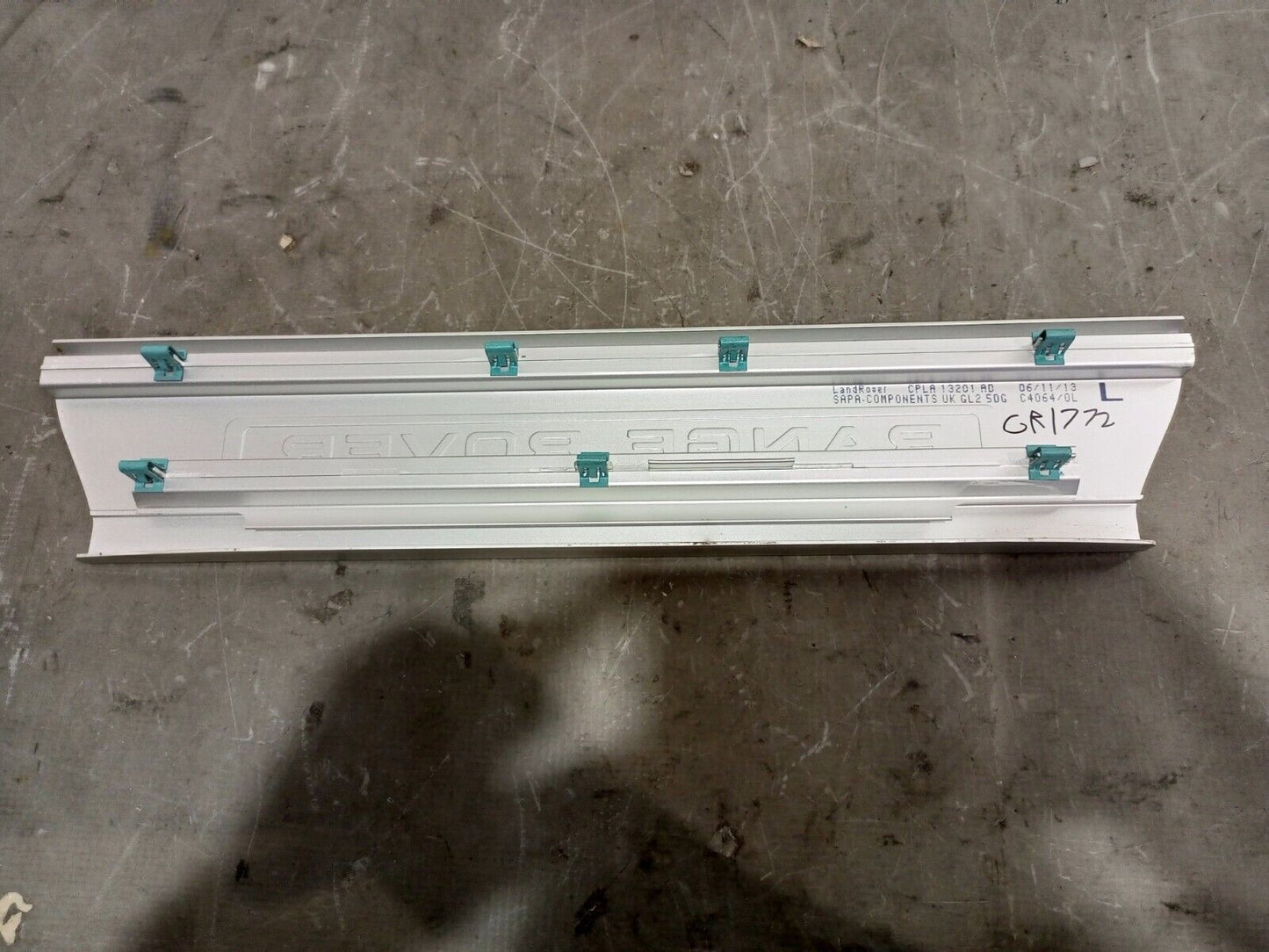 RANGE ROVER L405 FRONT LEFT DOOR SILL PLATE P/N:CPLA-13201-AD