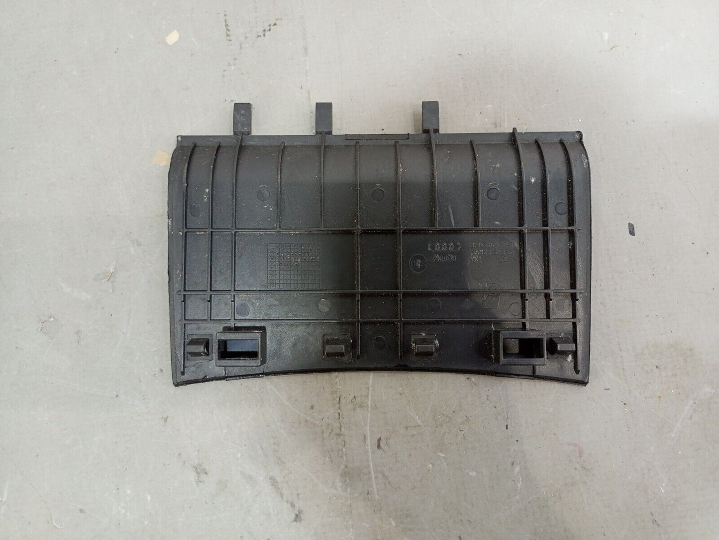 AUDI A3 8P 2004-2008 FRONT CENTER CONSOLE TRIM P/N: 8P0864147