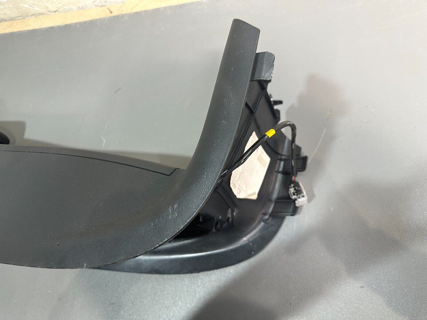 VOLVO C30 2006-2013 FRONT INTERIOR CENTRE CONSOLE ARMREST; P/N: 30755375