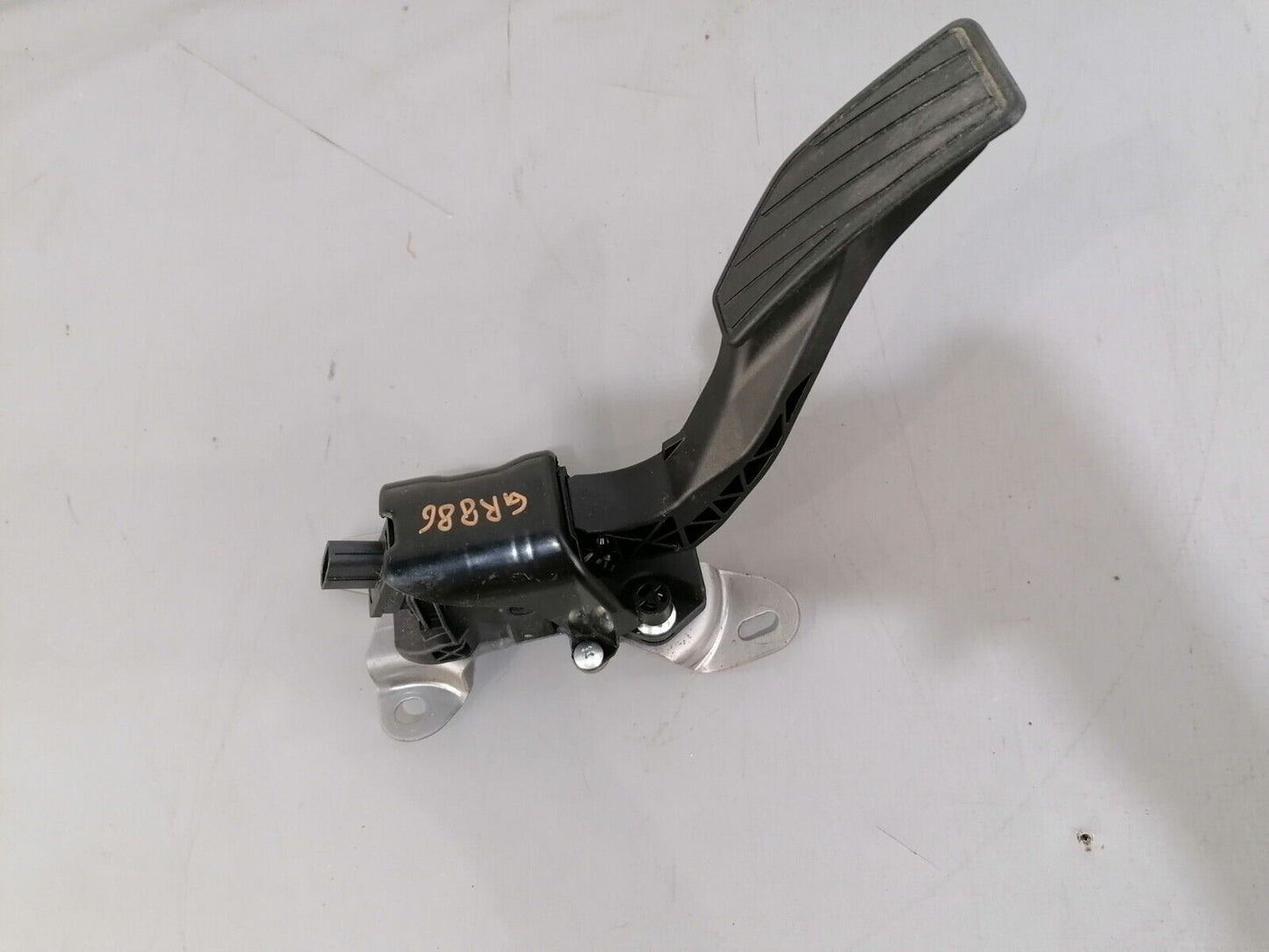 SUZUKI IGNIS 2017-19 THROTLEE BODY ACCELERATOR PEDAL