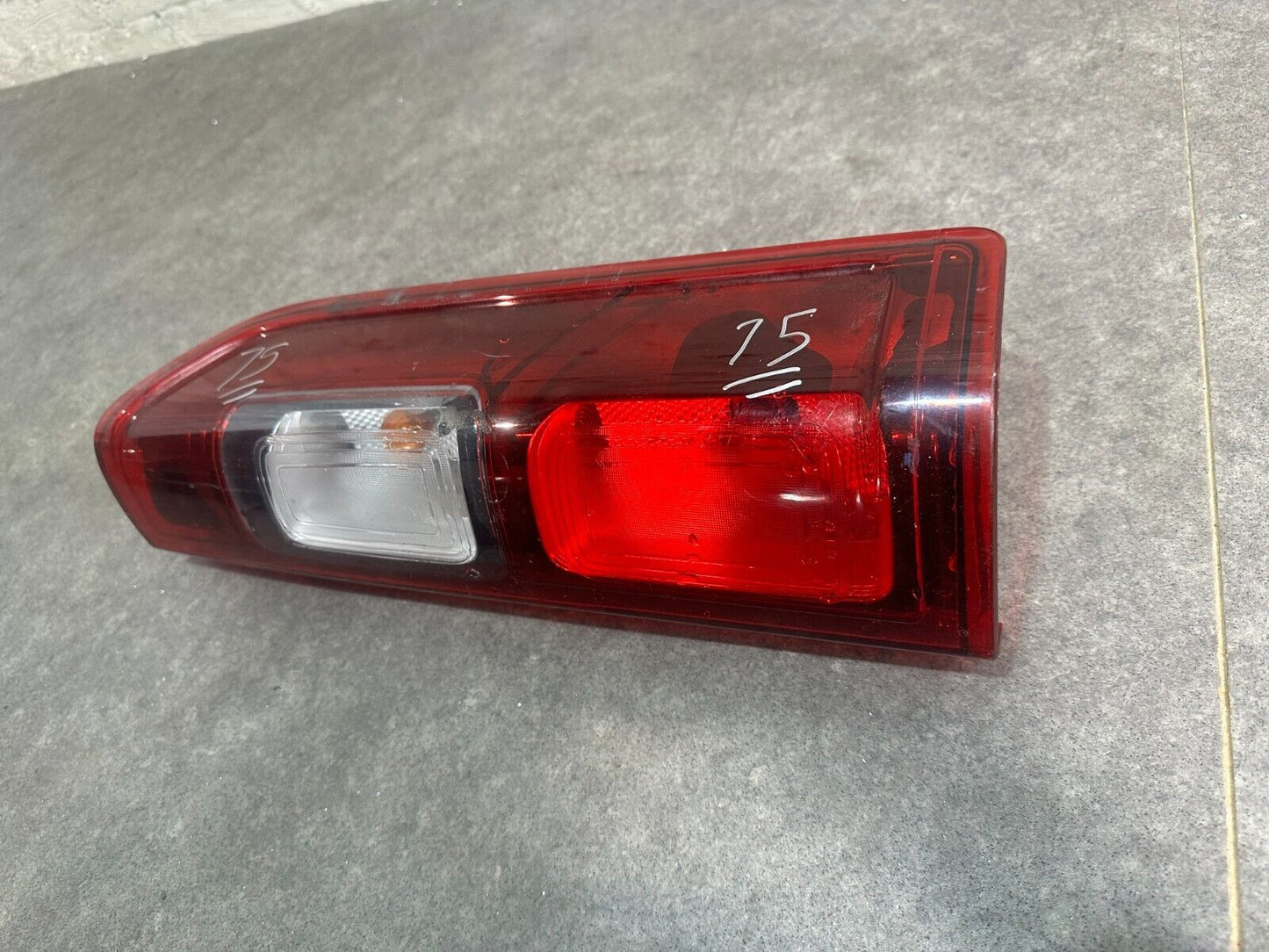 2015 RENAULT TRAFIC III DRIVER UPPER REAR TAIL LIGHT; P/N: 265504656R