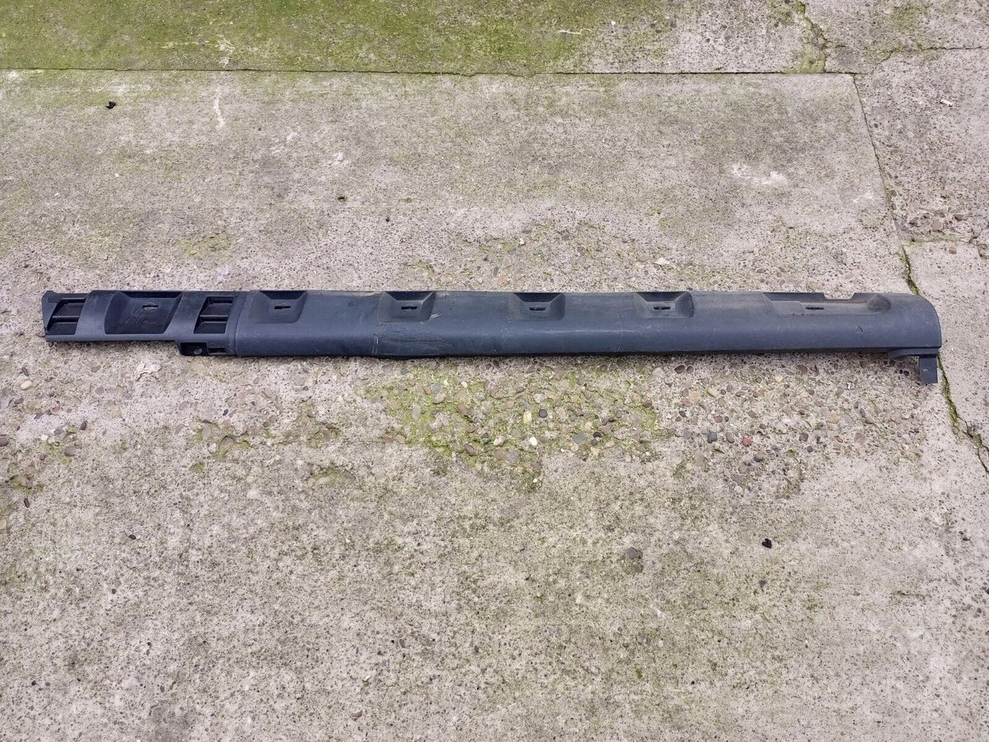 DACIA SANDERO STEPWAY 2013-2018 PASSENGERS SIDE SKIRT 764191761R