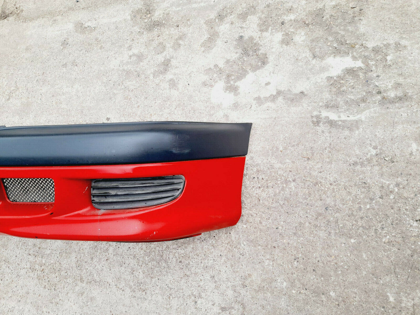 GENUINE TOYOTA AVENSIS 2000 FRONT BUMPER WITH GRILLE IN RED PN:5211905070