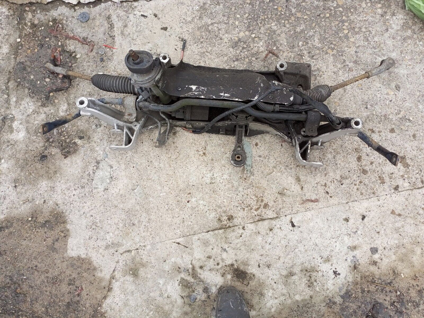 2005 AUDI A3 8FRONT SUBFRAME AND STEERING RACK