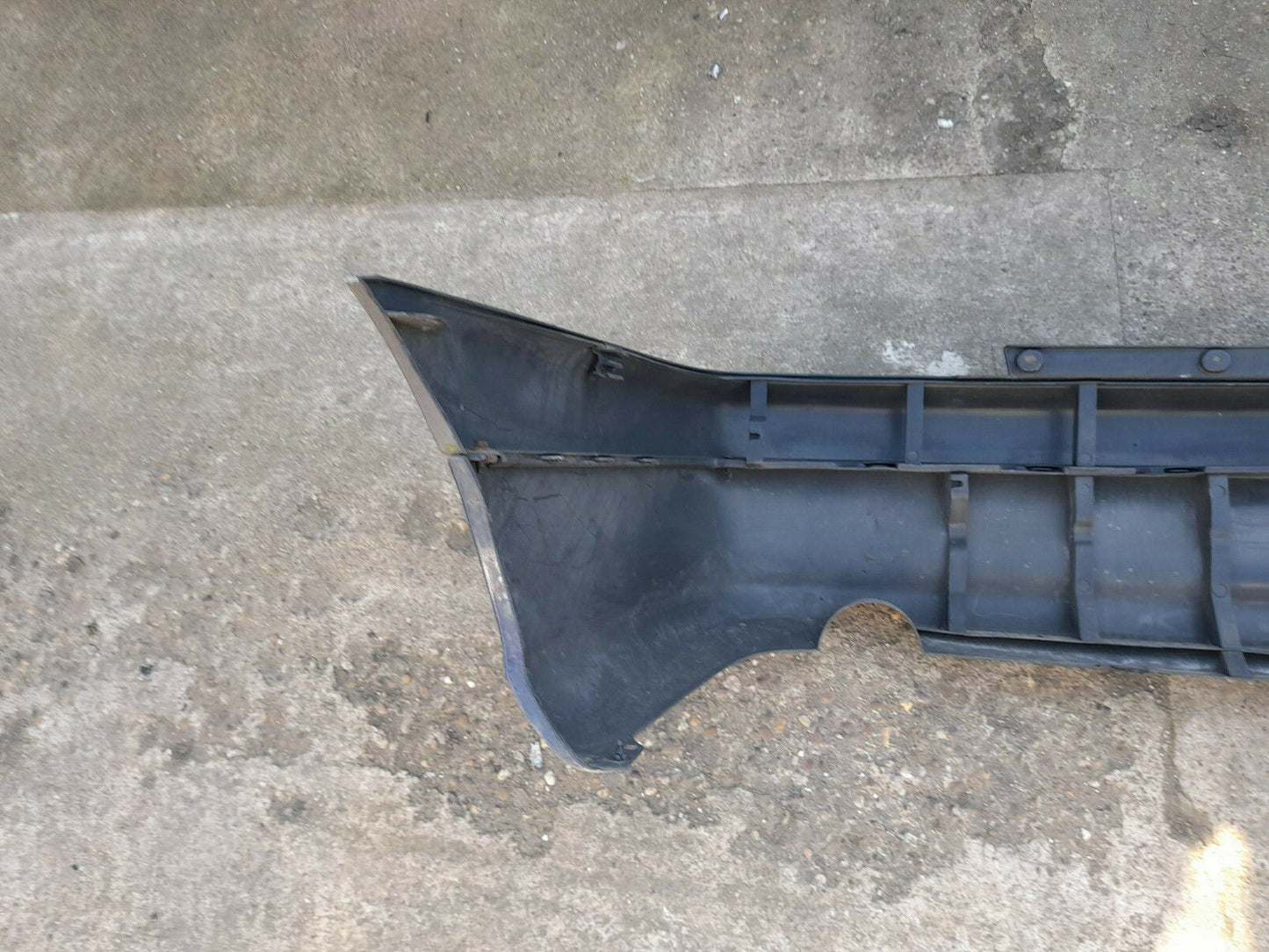 GENUINE TOYOTA AVENSIS AT220 1997-2002 REAR BUMPER PN:5216905010