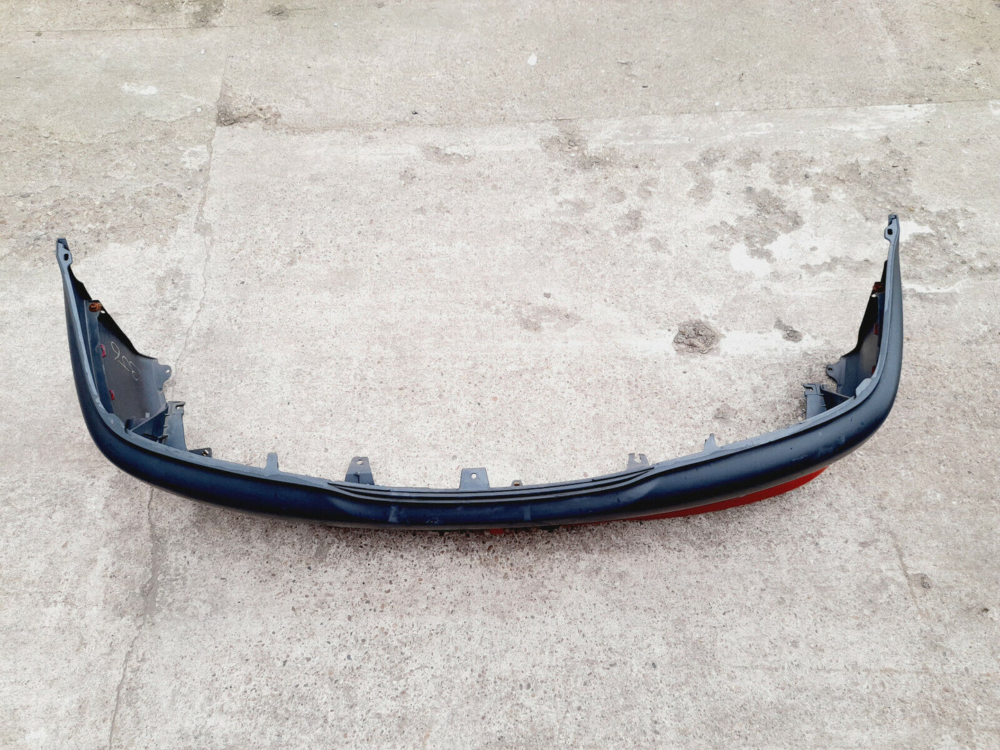 GENUINE TOYOTA AVENSIS 2000 FRONT BUMPER WITH GRILLE IN RED PN:5211905070