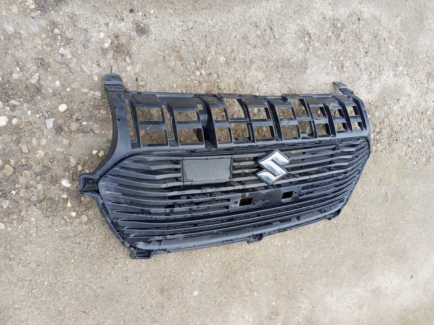 SUZUKI SWIFT 2017-2020 FRONT BUMPER GRILL P/N:71741-52R20