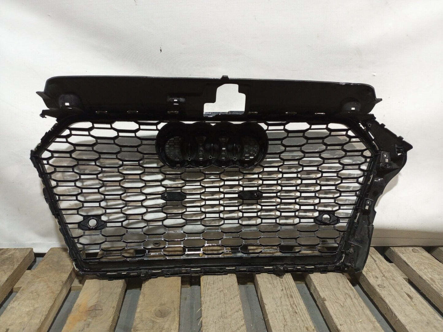 AUDI A3 8V RS3 2013-2019 FRONT BUMPER RADIATOR GRILL