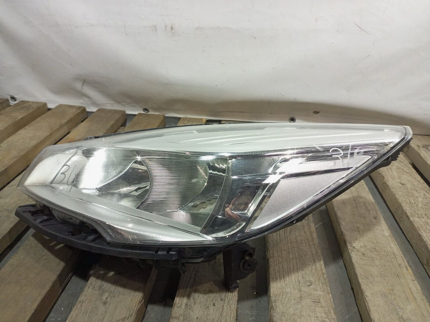 FORD KUGA 2013-2016 FRONT LEFT HEADLIGHT P/N:CV44-13W030-BE