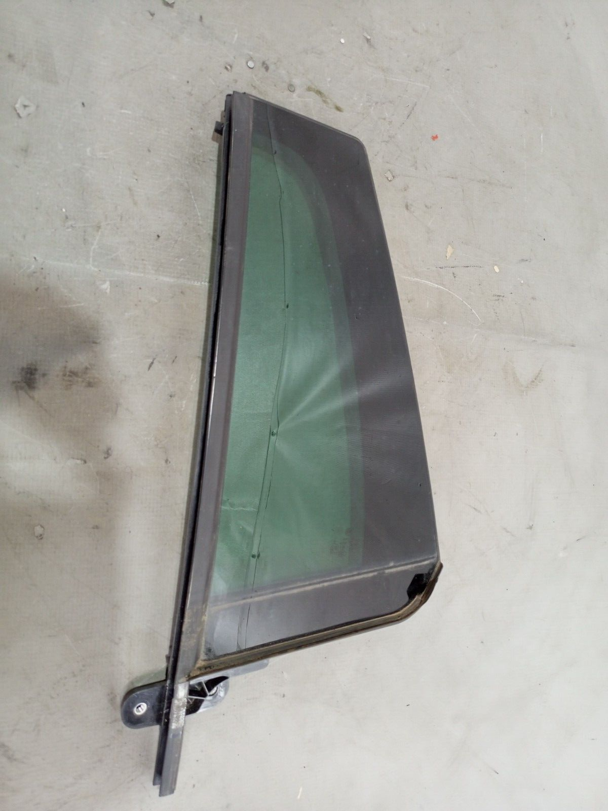 VOLKSWAGEN TIGUAN 2016-2020 REAR LEFT QUATER DOOR WINDOW GLASS P/N:5NA845213