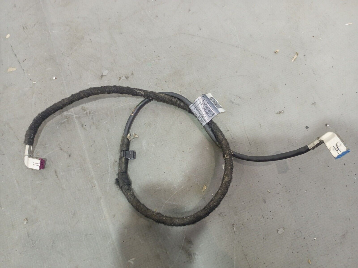 BMW 3 SERIES E90 E92 DVD COMPUTER CONNECTOR WIRE PLUG P/N:6935686