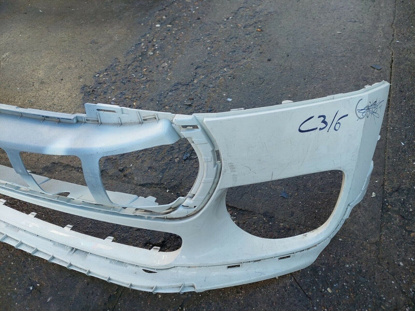 GENUINE MINI COOPER ONE CLUBMAN F54 2015-ONWARDS FRONT BUMPER IN WHITE