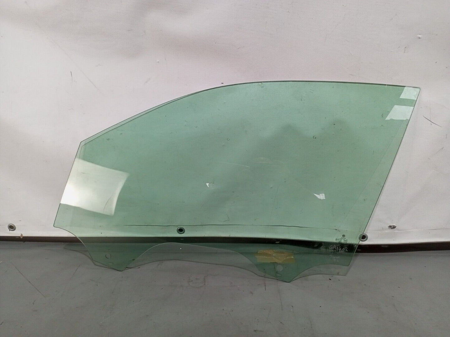 VOLKSWAGEN TIGUAN MK2 FRONT LEFT PASSENGER SIDE DOOR WINDOW GLASS P/N:5NA845201