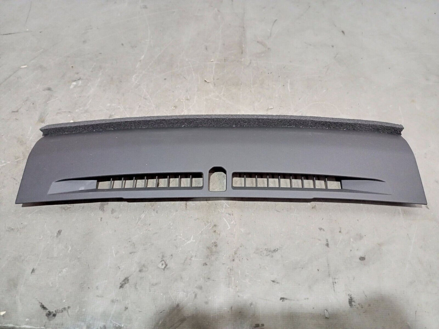 RANGE ROVER L405 FRONT CENTRE DASHBOARD WINDSCREEN COVER P/N:CPLA-044A98-B