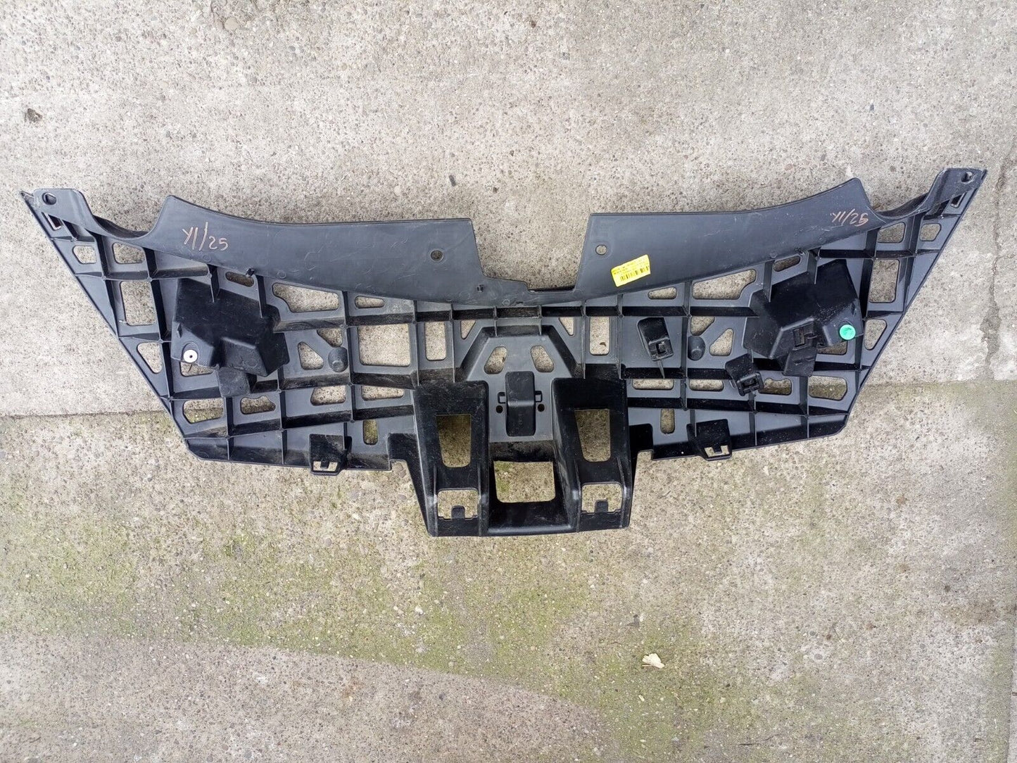 RENAULT CLIO FRONT BUMPER MOUNT BRACKET P/N:620364127R