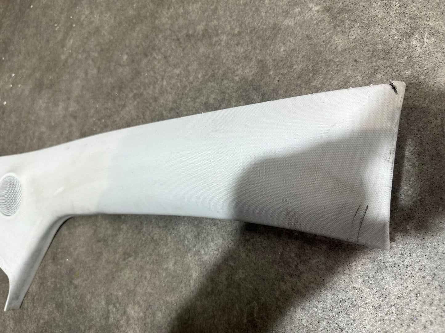 VAUXHALL ADAM INTERIOR A PILLAR TRIM RIGHT DRIVER SIDE IN WHITE; P/N: 13351926