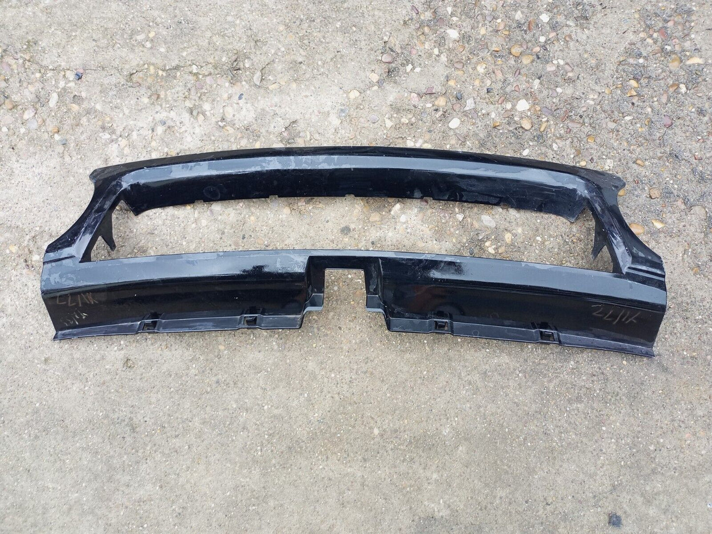 RANGE ROVER SPORT 2010-2012 FRONT BUMPER GRILL SURROUND TRIM P/N: AH32-8138-A