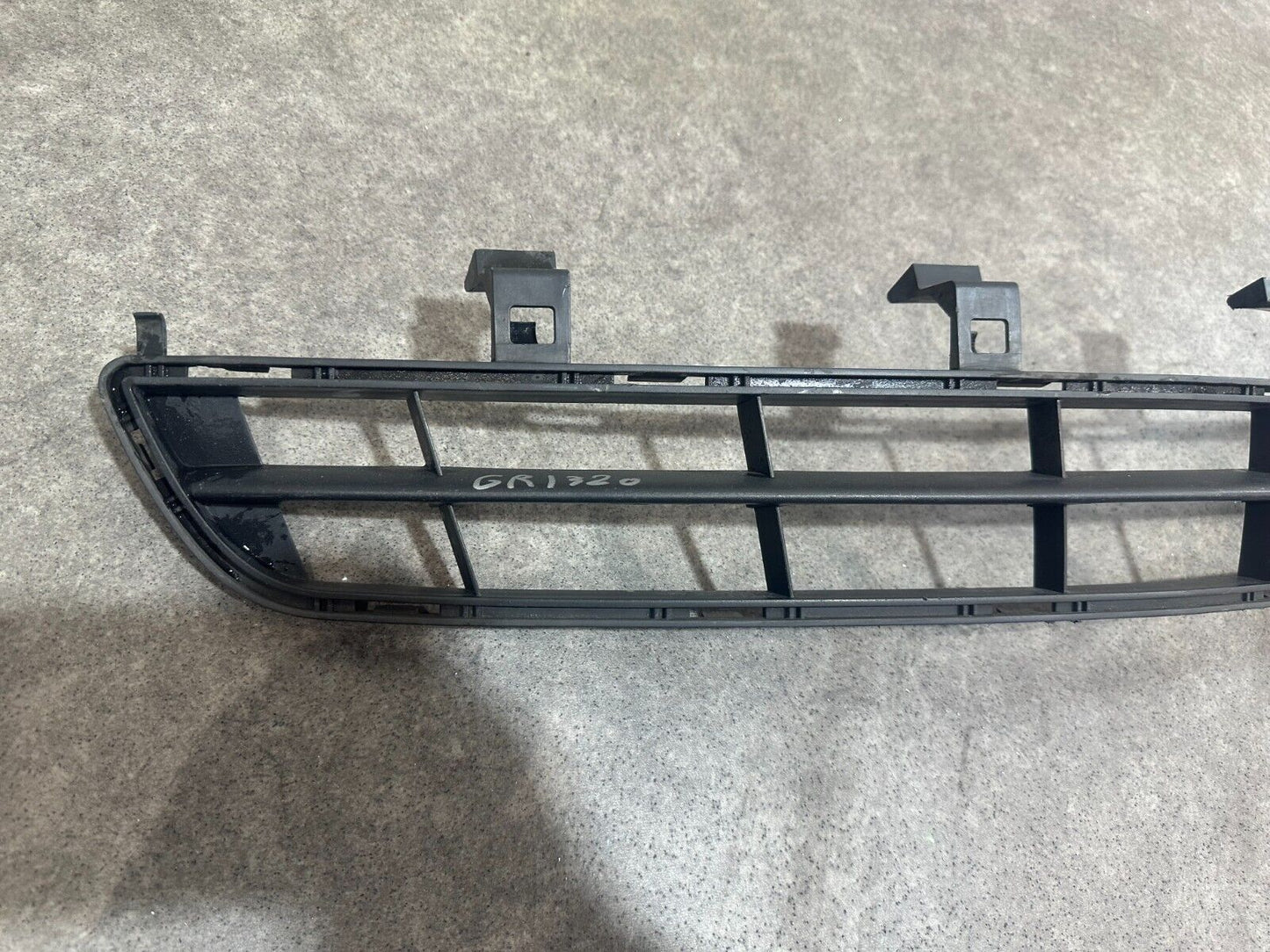 Vauxhall Insignia 2013-2017 Front Bumper Lower Grill; P/N: 906200046