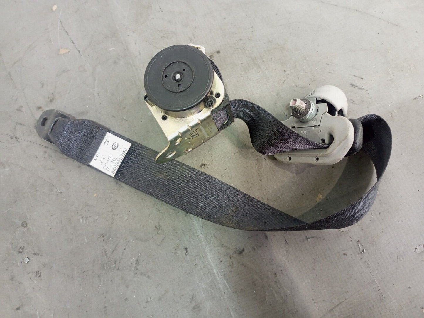 SUZUKI JIMNY REAR LEFT SEAT BELT P/N:605211000