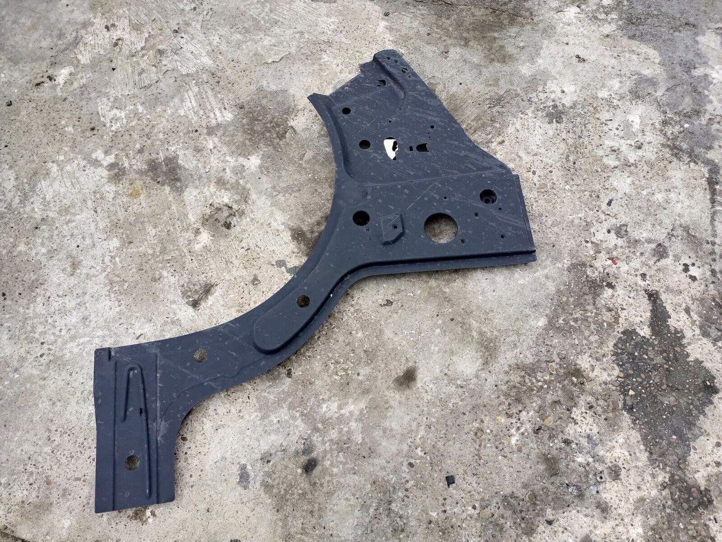 VW TRANSPORTER T5 T6 2015-2021 RIGHT A-PILLAR BRACKET P/N: 7E0805062B