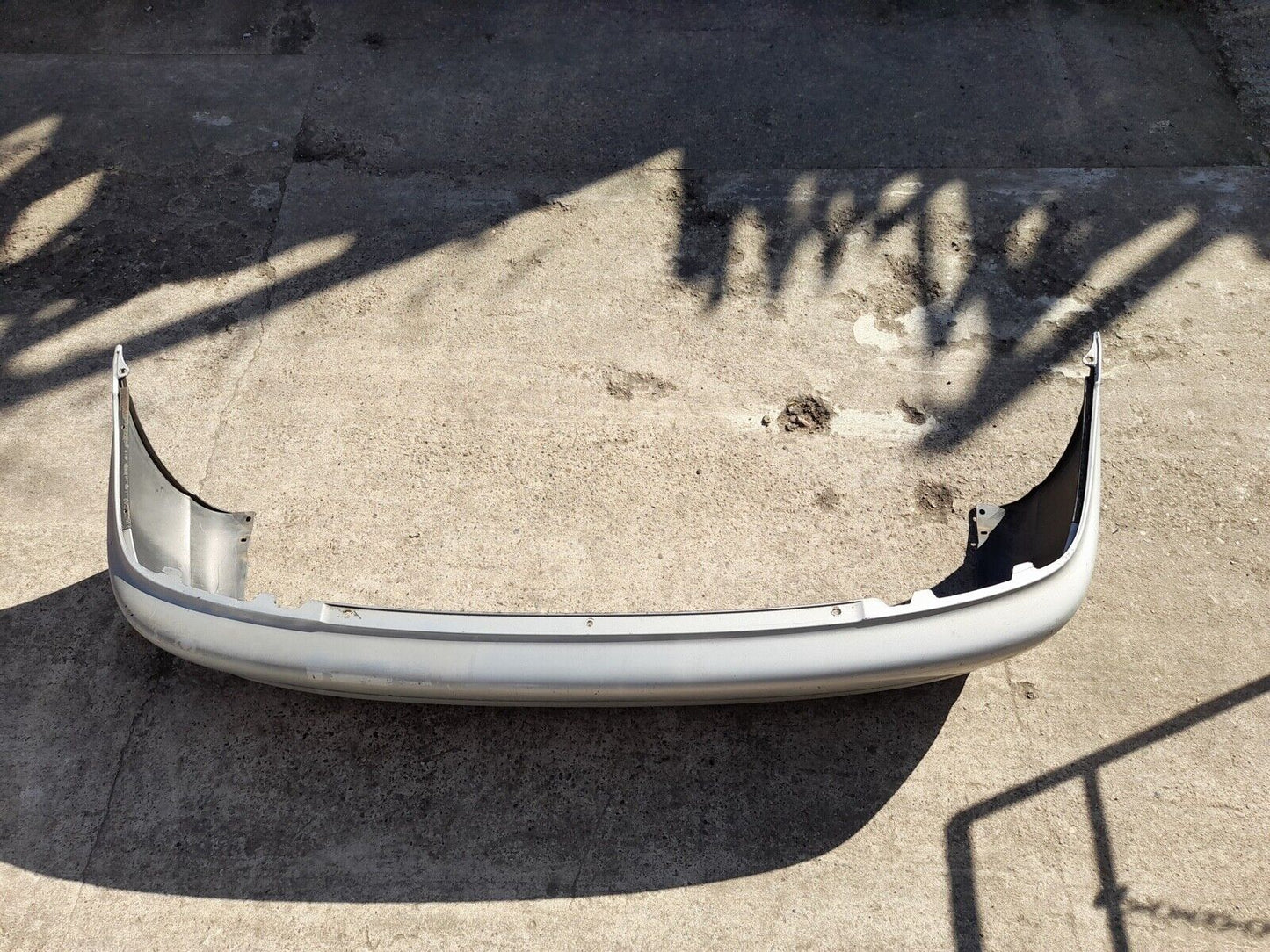 GENUINE TOYOTA COROLLA 1991-1995 REAR BUMPER P/N:521591A560