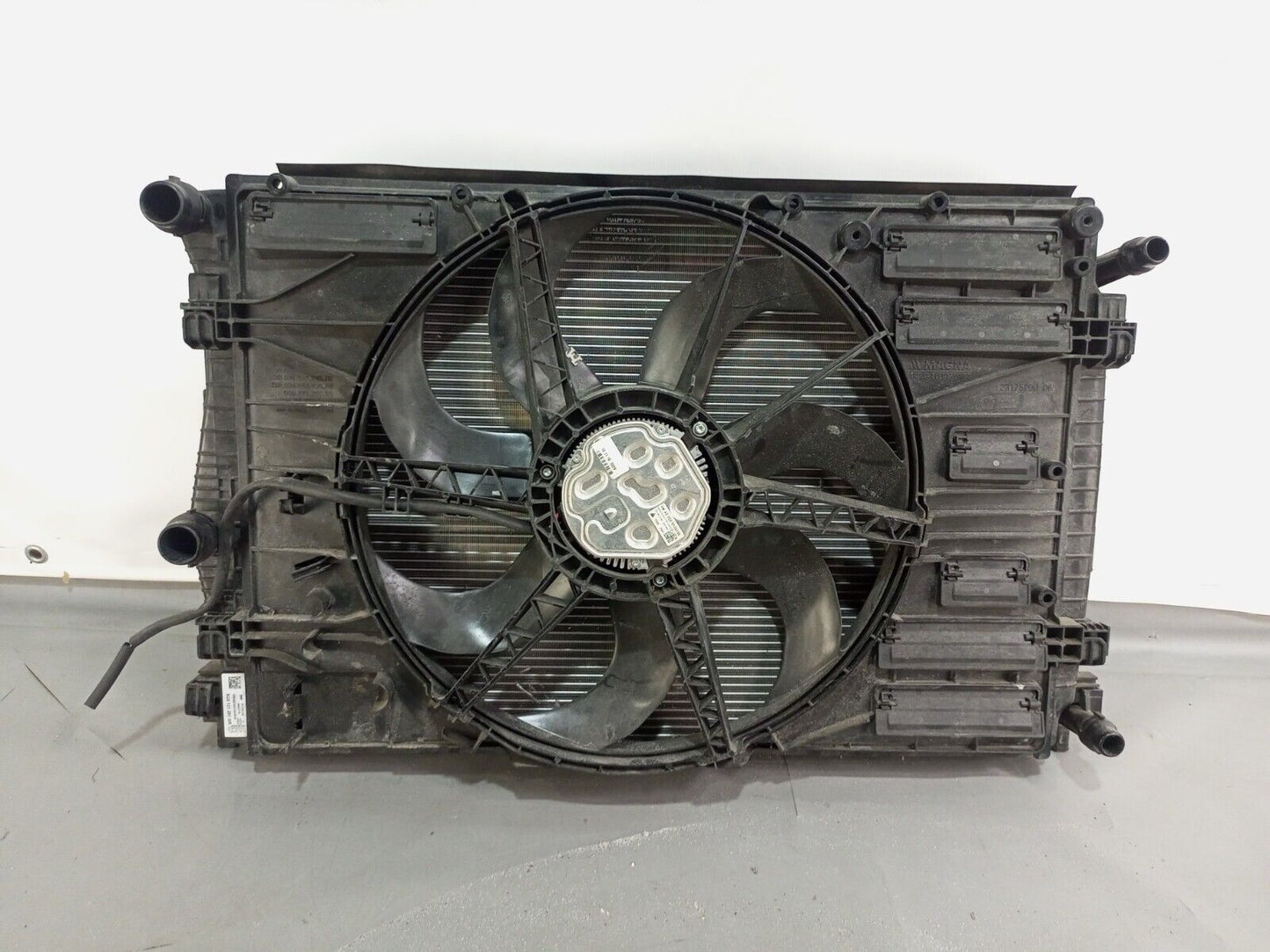 VOLKSWAGEN ENGINE COOLING RADIATOR WITH FAN P/N:5Q0121251GR